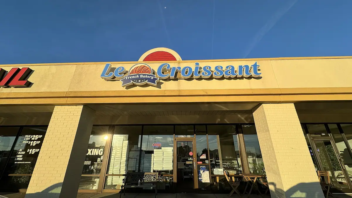 Artisan Bakery bakes